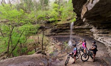 2d3e741c5dcfc8ed9a3f958d248abd12_DevilsDen_MT_MTB_Waterfall_Female_Spring_2021_3108.jpeg