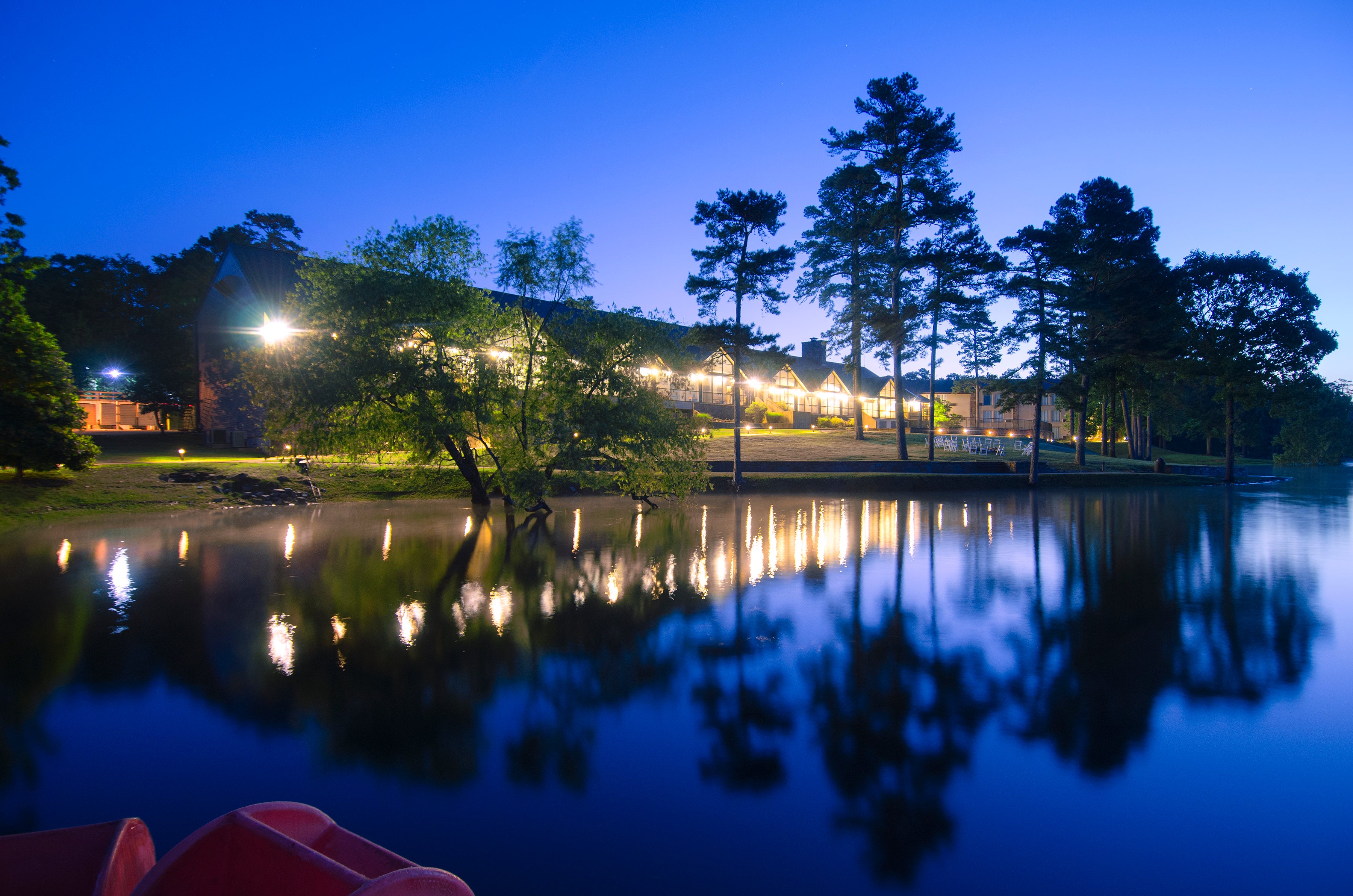 Lodge at DeGray Lake Resort State Park at sunrise